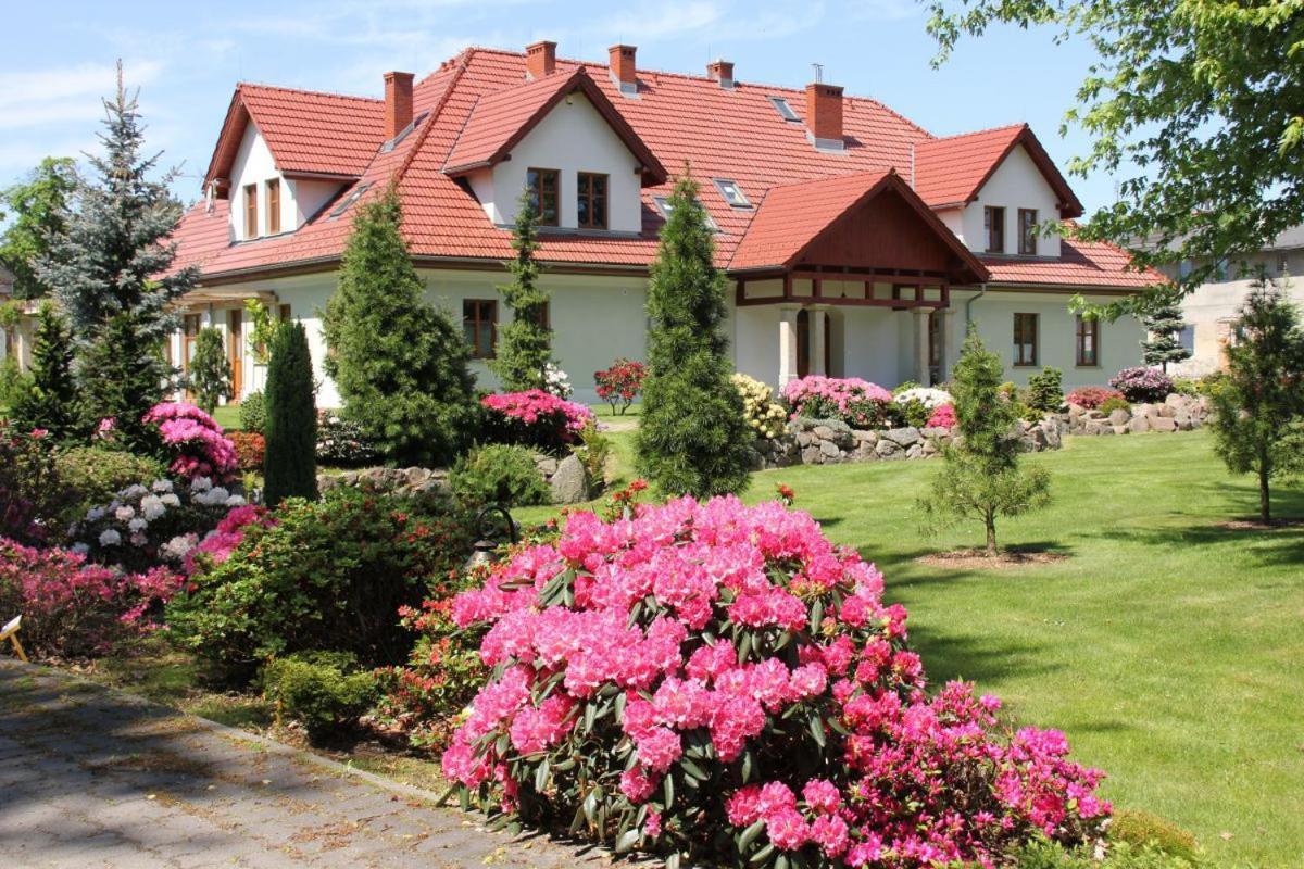 Dworek Azalia Ilowa Esterno foto